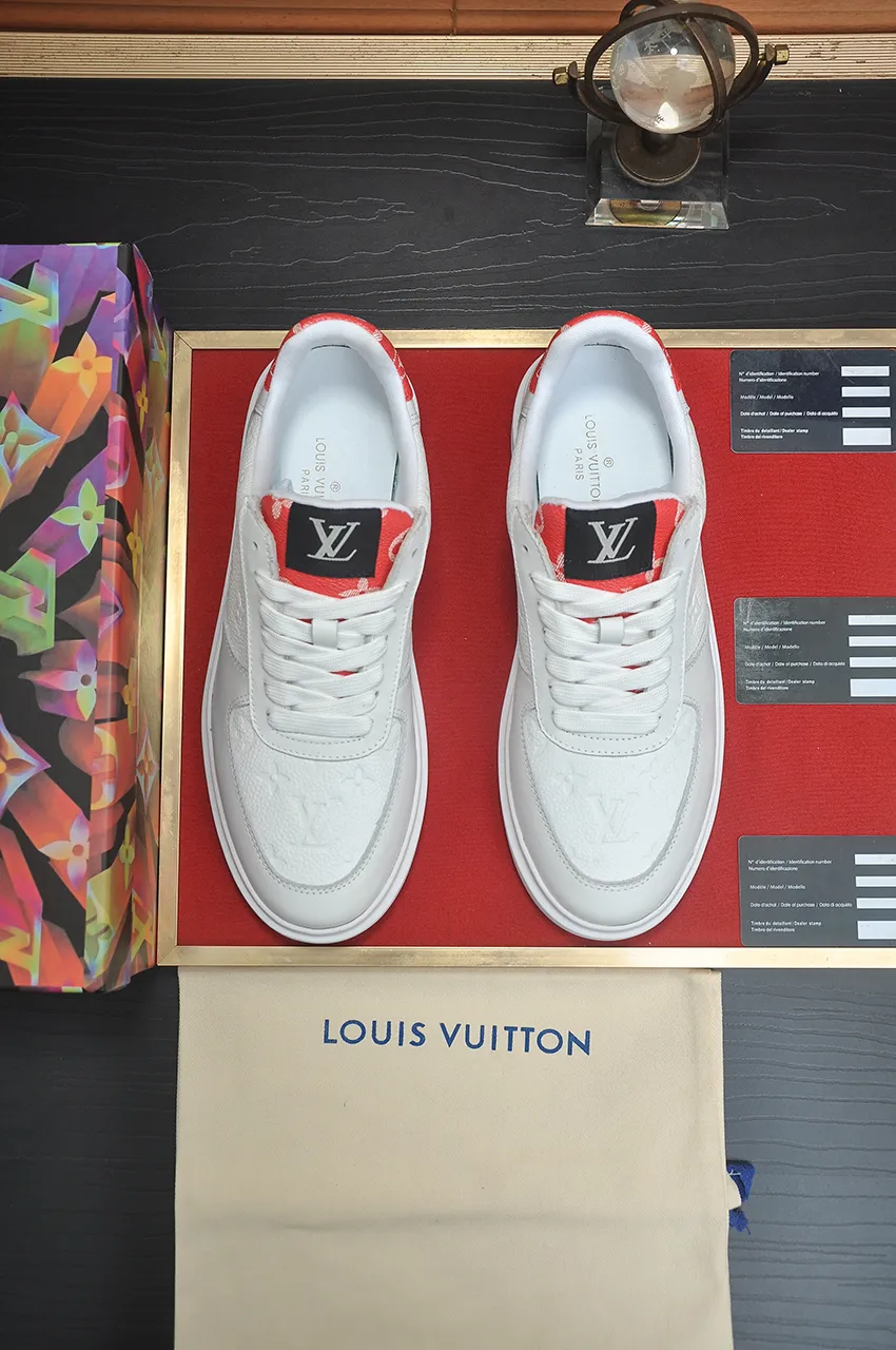 Men's shoes 💰540💶[LOUIS VUITTON] Original order price (water-dyed cowhide lining) new model 🍀LV Louis Vuitton * - top version of LV classic trendy shoes! Made of imported original cowhide, water-dyed cowhide lining, and original wear-resistant rubber outsole! High quality products! Code number 38-45 (45 is custom-made and cannot be returned or exchanged)